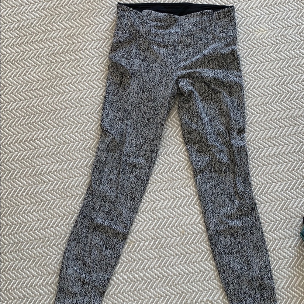Lululemon black and white leggings